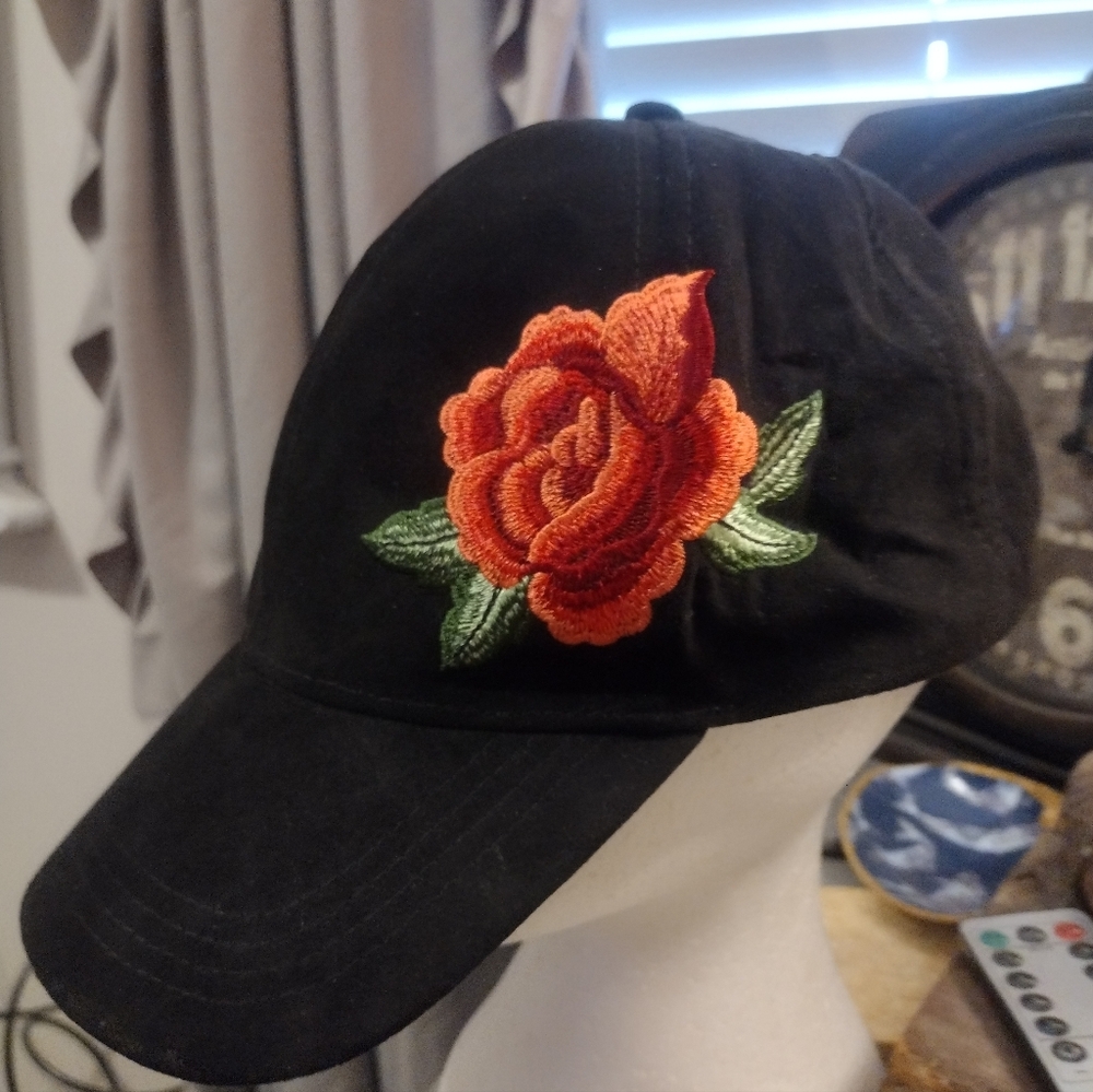 🌹Black Baseball Cal Hate With Rose